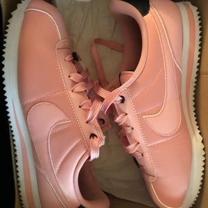 Nike Cortez size 7!!!